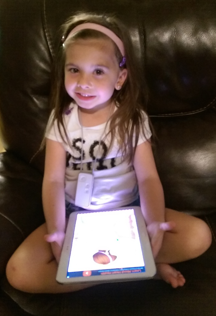  Ally using Ponto and the Streamer with her tablet