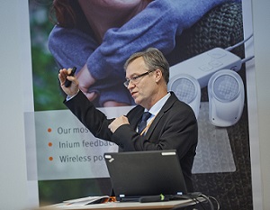 Bo Håkansson giving a presentation