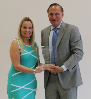 Jeanine Gleba receives the National AG Bell Award of Distinction