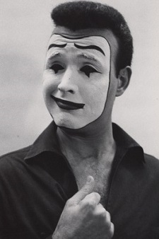 A male mime